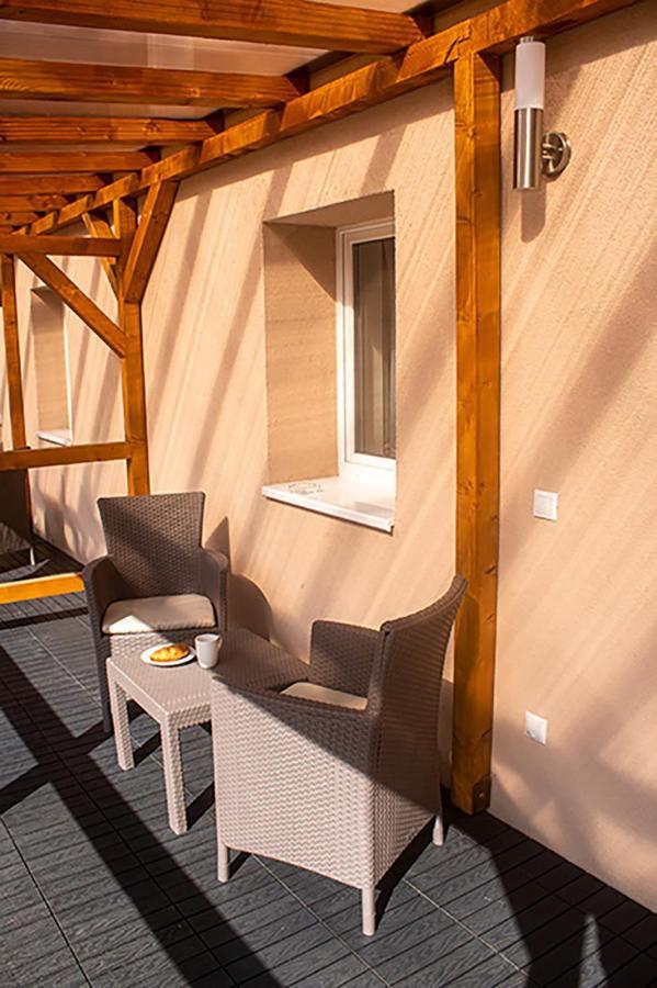 Sarvarlak Apartmanhaz Εξωτερικό φωτογραφία