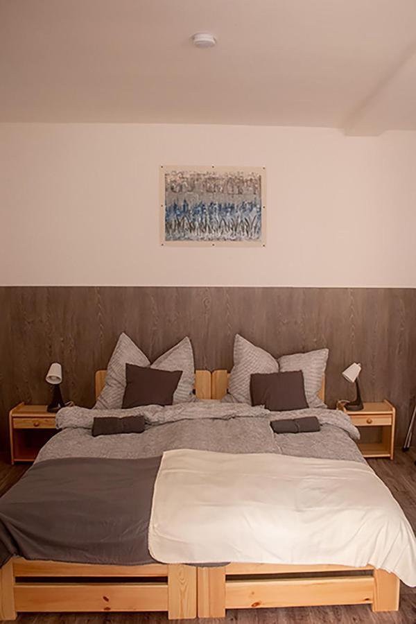 Sarvarlak Apartmanhaz Εξωτερικό φωτογραφία
